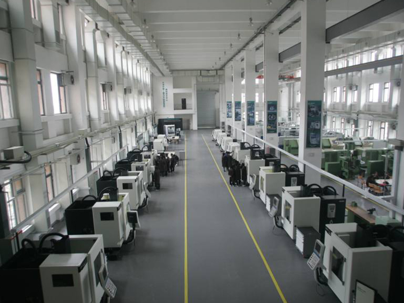 德马吉数控技术实训中??